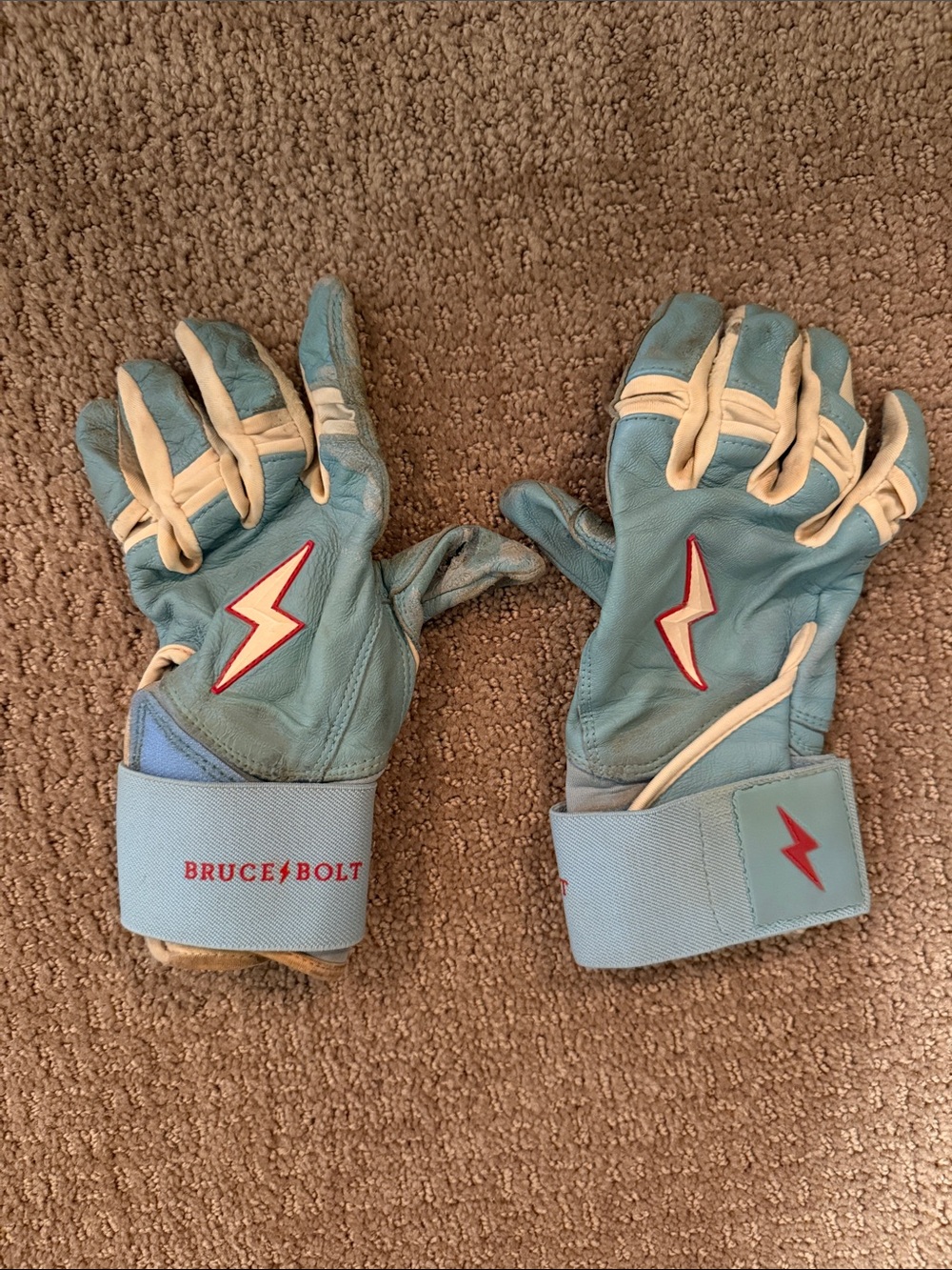 Bruce & Bolt long cuff batting gloves